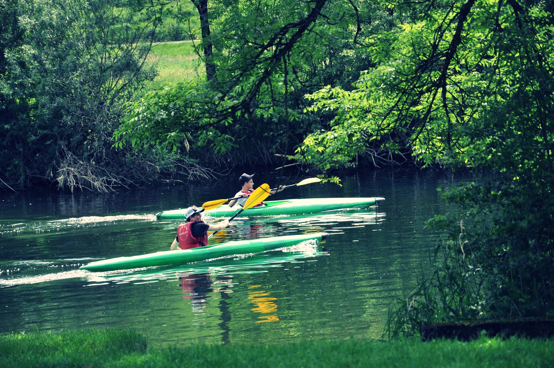 le clip canoë kayak descente doubs activité aquatique st-ursanne canton jura suisse