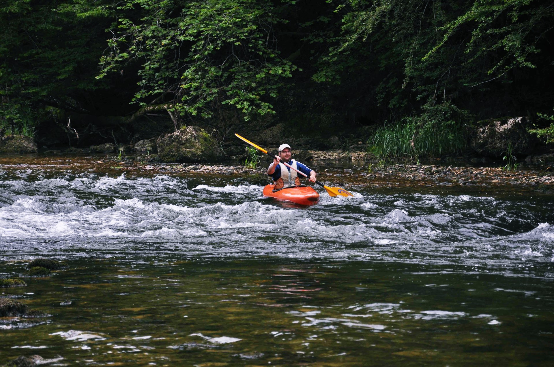 le clip canoë kayak descente doubs activité aquatique st-ursanne canton jura suisse